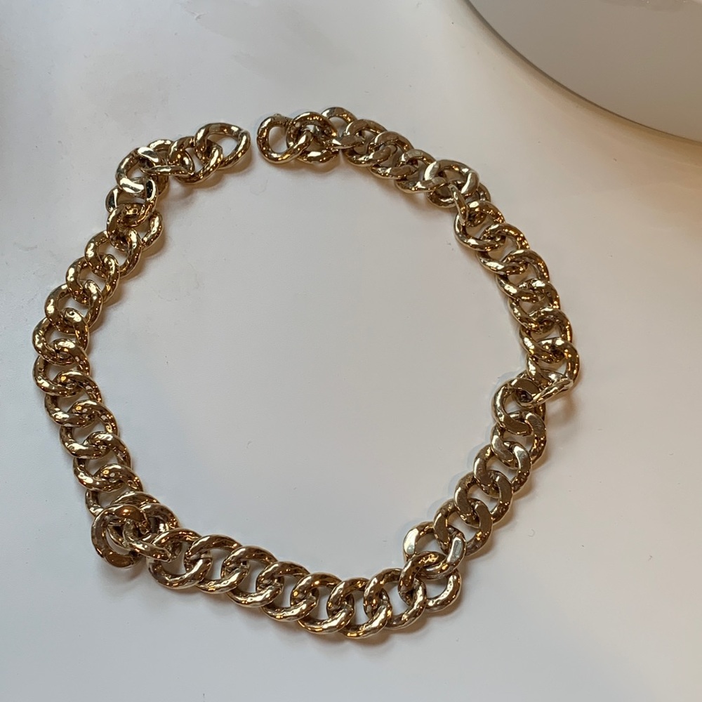 Gold chain necklace
